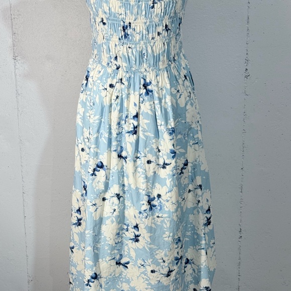 Francesca's Collections Blue and White Floral Midi Dress - Picture 10 of 14